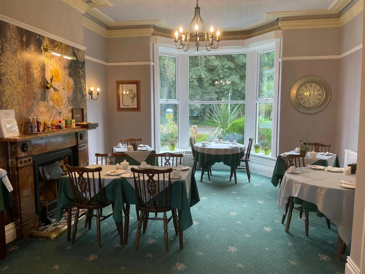Rostrevor Hotel - Guest House ベリー エクステリア 写真