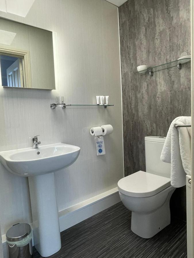 Rostrevor Hotel - Guest House ベリー エクステリア 写真