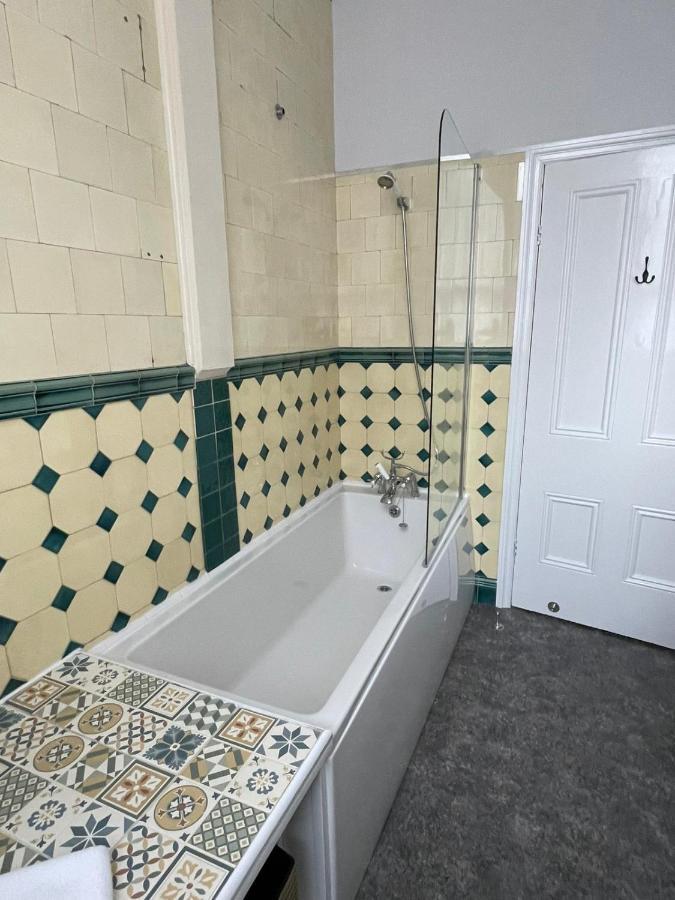 Rostrevor Hotel - Guest House ベリー エクステリア 写真